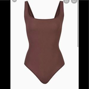 🆕 SKIMS Scooped Rib Knit Bodysuit